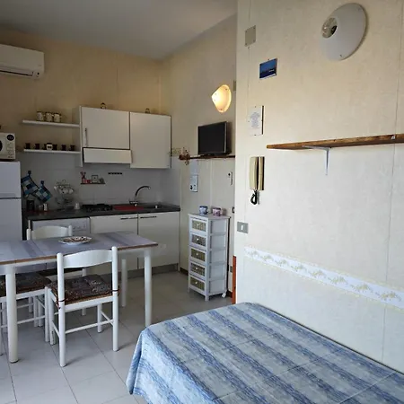 L11 - Grazioso Bilocale Con Terrazzo Vista Mare Appartement