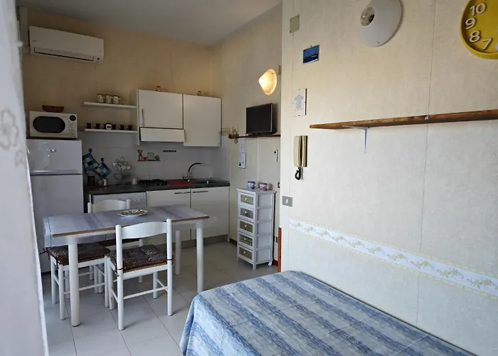 L11 - Grazioso Bilocale Con Terrazzo Vista Mare Apartman
