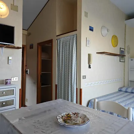 L11 - Grazioso Bilocale Con Terrazzo Vista Mare 아파트